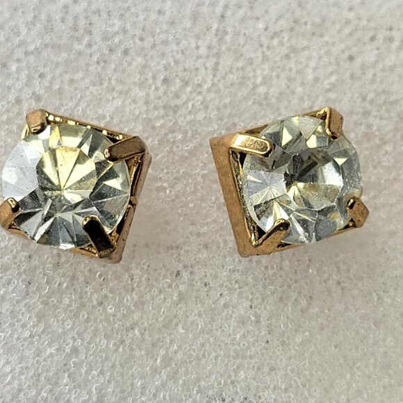 Square Shaped Prong Stud Mini Earrings - Picture 11 of 13